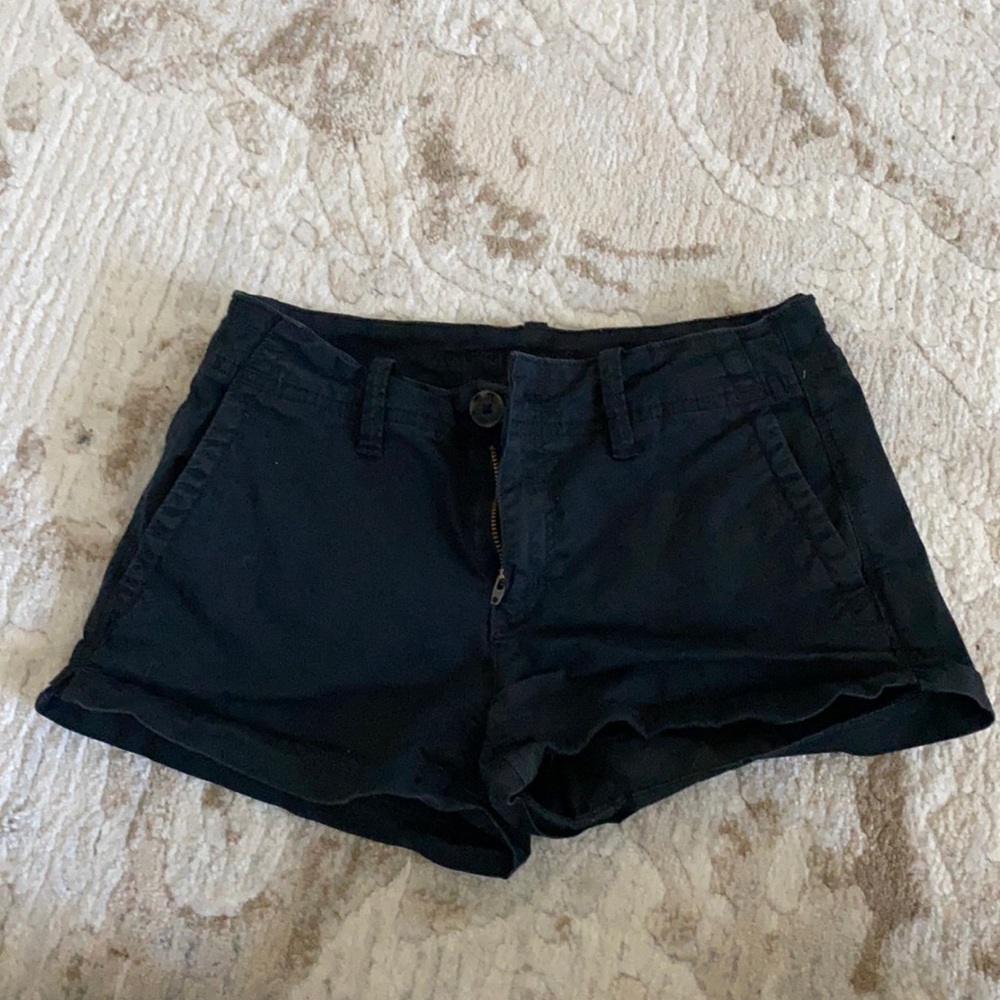 American Eagle Black Cargo Shorts — Mid Rise